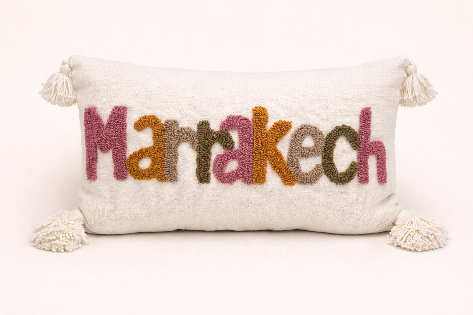Coussin Marrakech multicolore – Brodé main – Artisanat - 60cm x 40cm