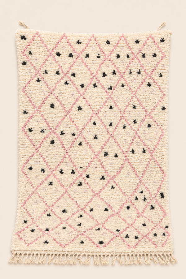 Tapis berbère Azilal Jada – Pièce unique aux motifs graphiques – Fait main – 153 × 107 cm