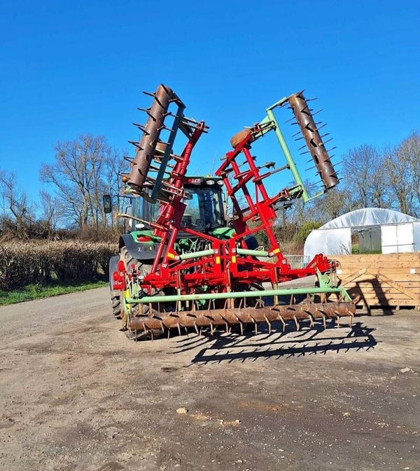 Lot 173-261 Cultivateur STEENO 5m40