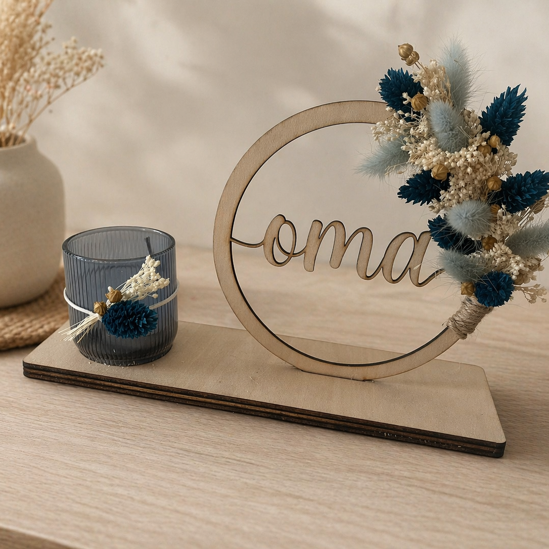 Kleine houten naamcirkel met theelichthouder