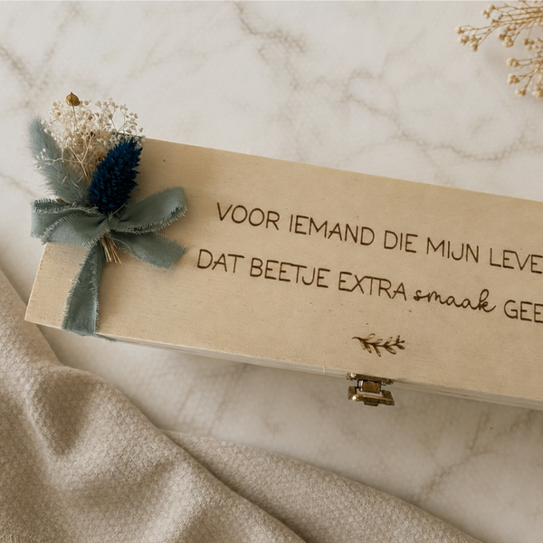 Houten kist met kruiden