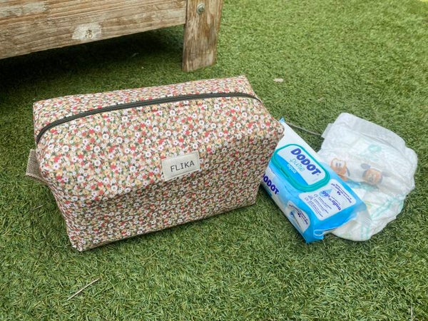 Neceser bebé flores beige-verdes-rojas