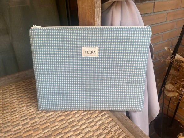 Funda iPad vichy azul claro