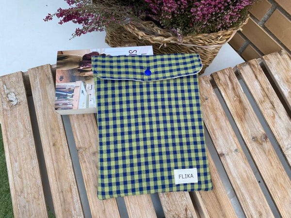 Funda de libro vichy verde