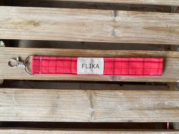 Llavero cuadros rojo