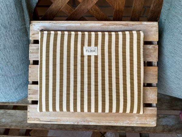 Funda iPad rayas marrones