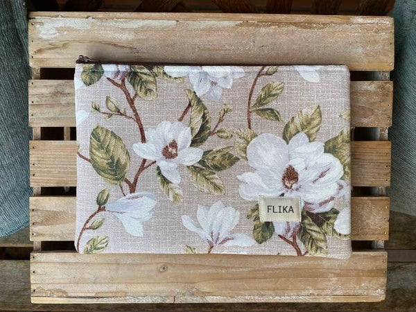 Bolso de mano flores blancas