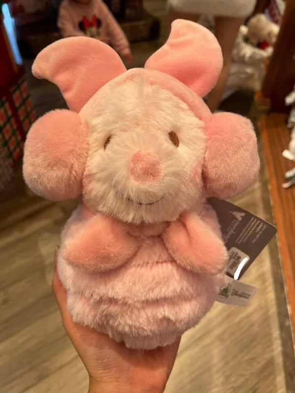 Piglet - Christmas pompom plushie - Hong Kong Disneyland