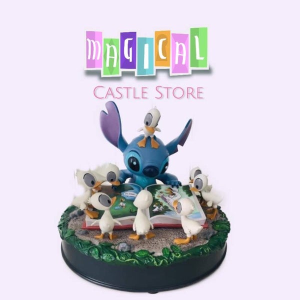 Big figurine Stitch ducklings Disneyland Paris