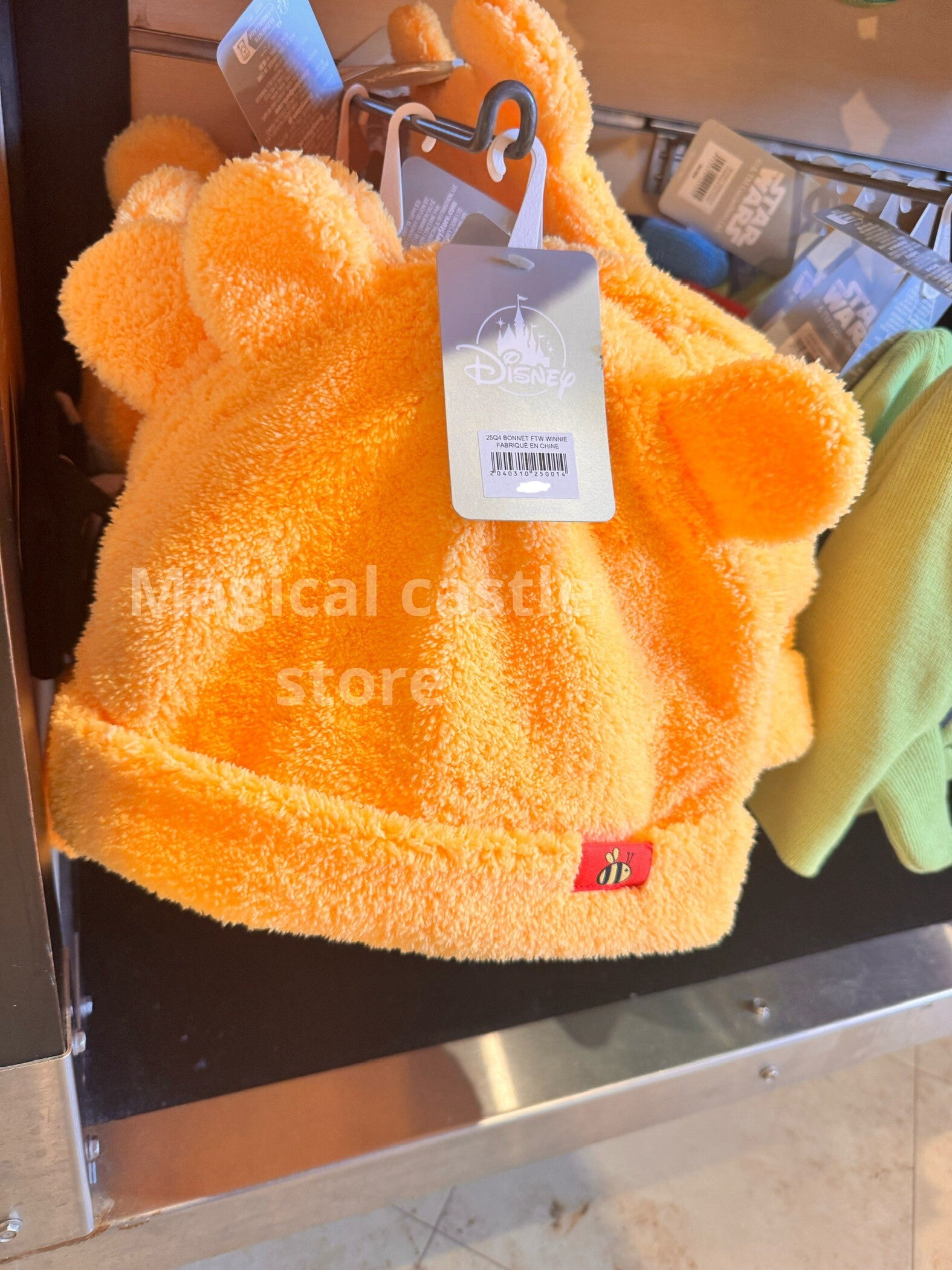 Fluffy pooh winter hat - Adults - Disneyland Paris