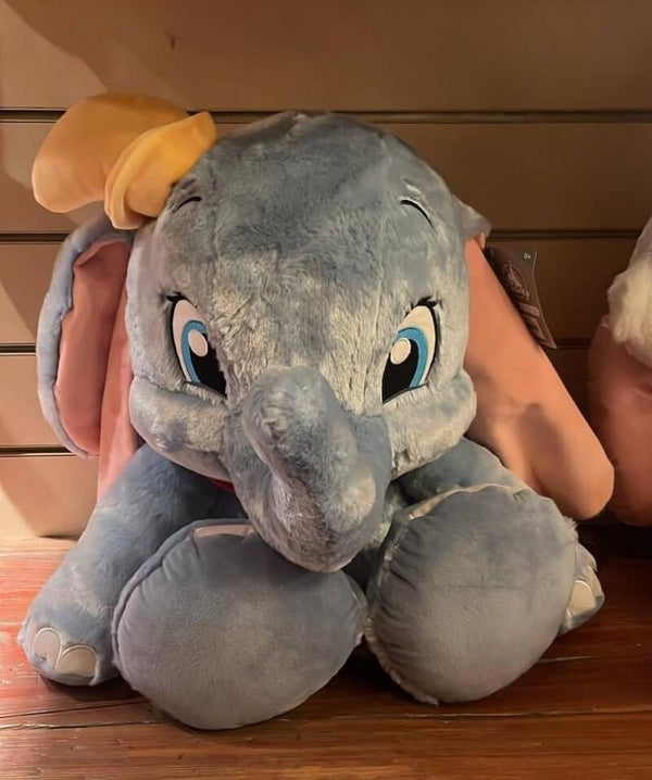 Dumbo XXL bigfeet plush - Disneyland Paris