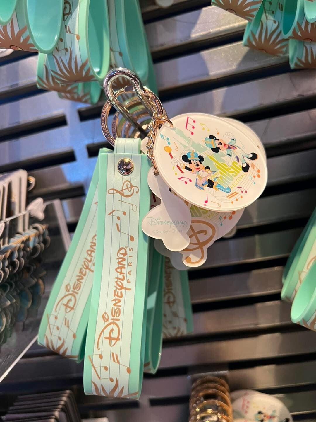 Keychain - music festival - Disneyland Paris