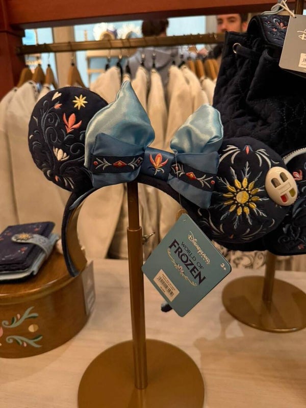 Dark blue ears - World of frozen - DLP