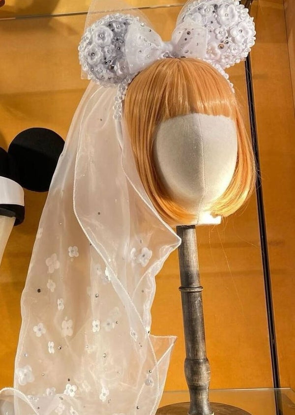 BESTELLING OP AANVRAAG - Exclusive Vera wang bride ears