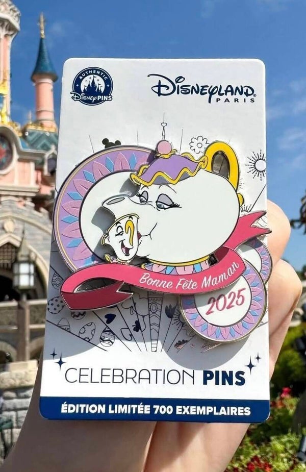 Bonne fete maman 2025 - limited pin - Disneyland paris