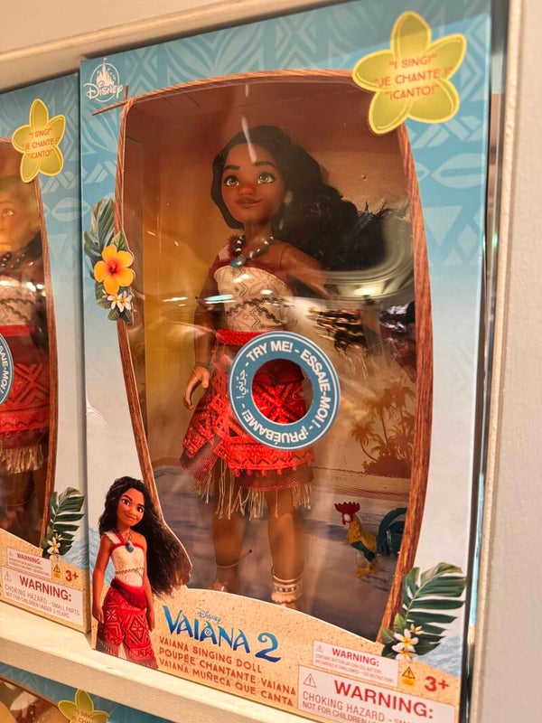 Moana singing doll - Disneyland Paris