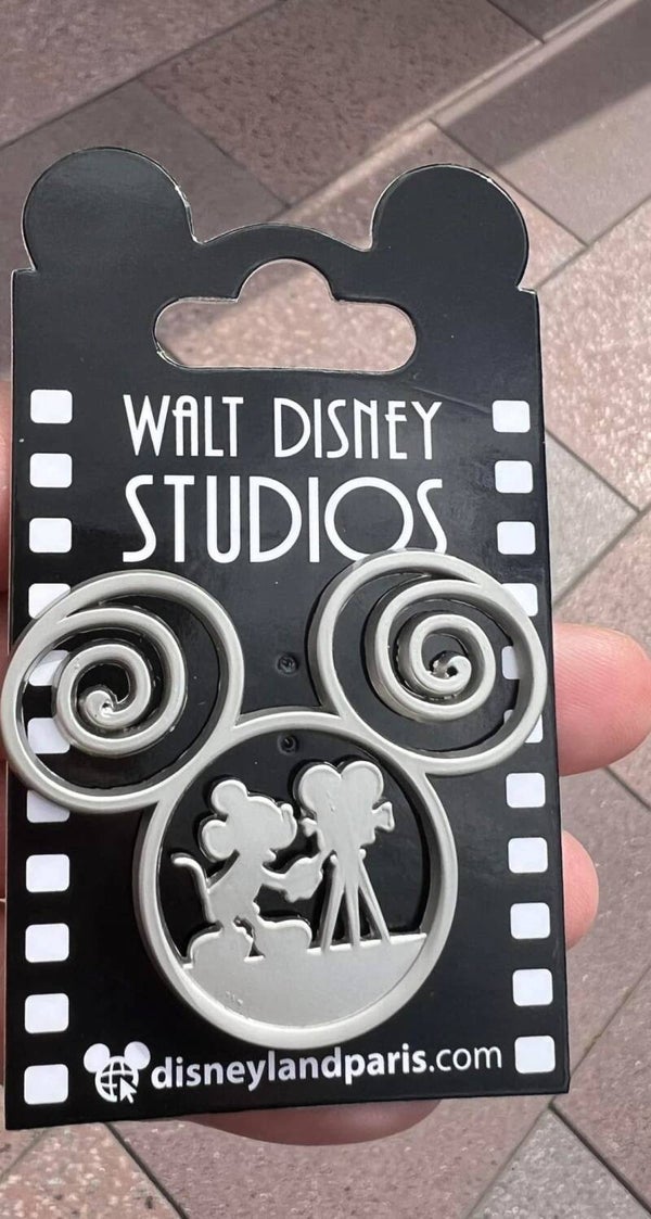 Walt Disney Studio’s pin - Disneyland Paris