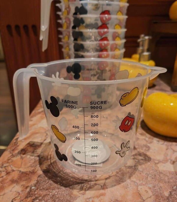 measuring cup - mickey mouse - disneyland paris