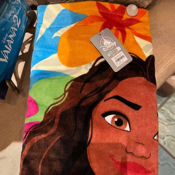 Moana 2 beach towel - Disneyland Paris