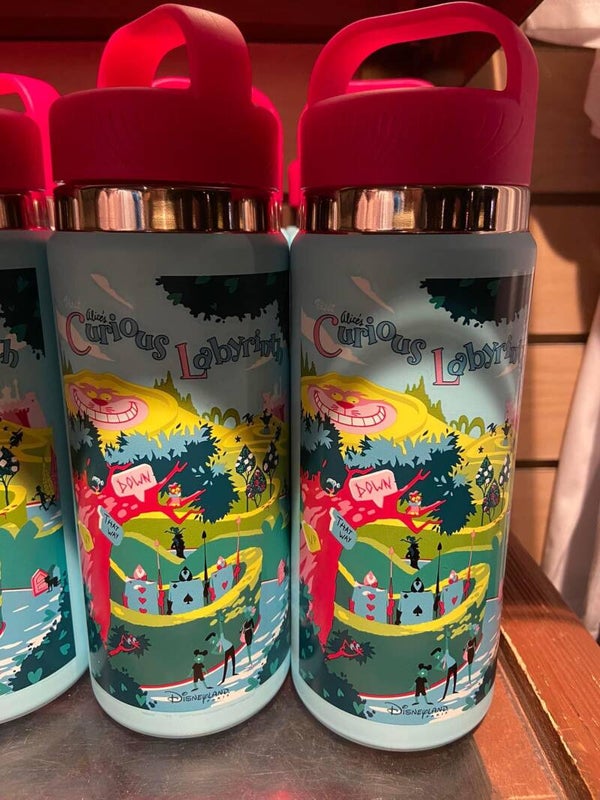 Water bottle - alice’s curious labyrinth - disneyland paris