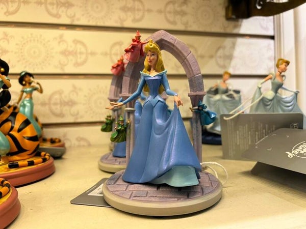 Small sleeping beauty figurine - Disneyland Paris