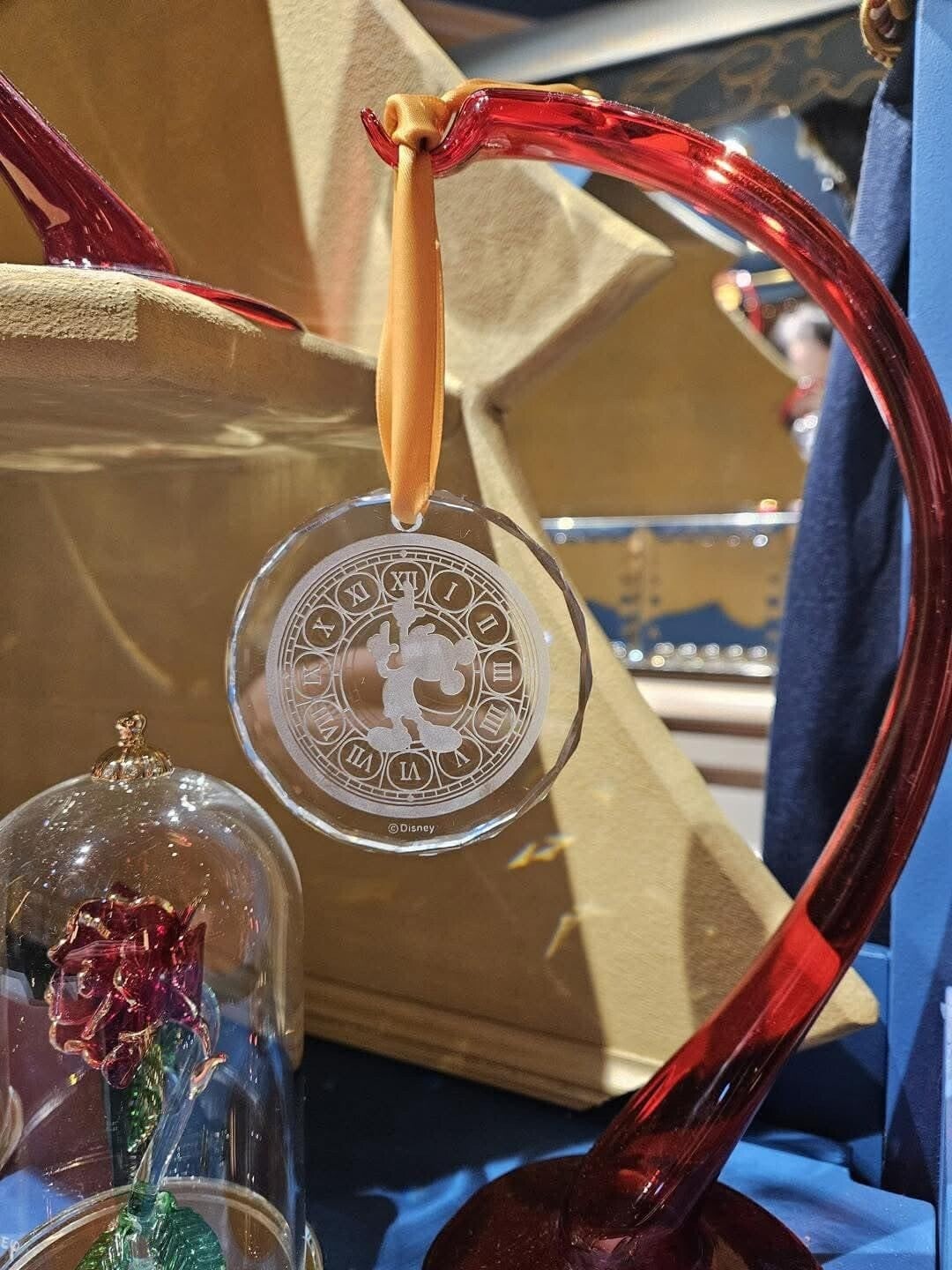 Arribas Disneyland Hotel coin ornament - Disneyland Paris