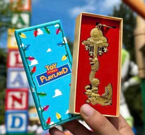 Limited edition key - Toy Story Playland - Disneyland Paris