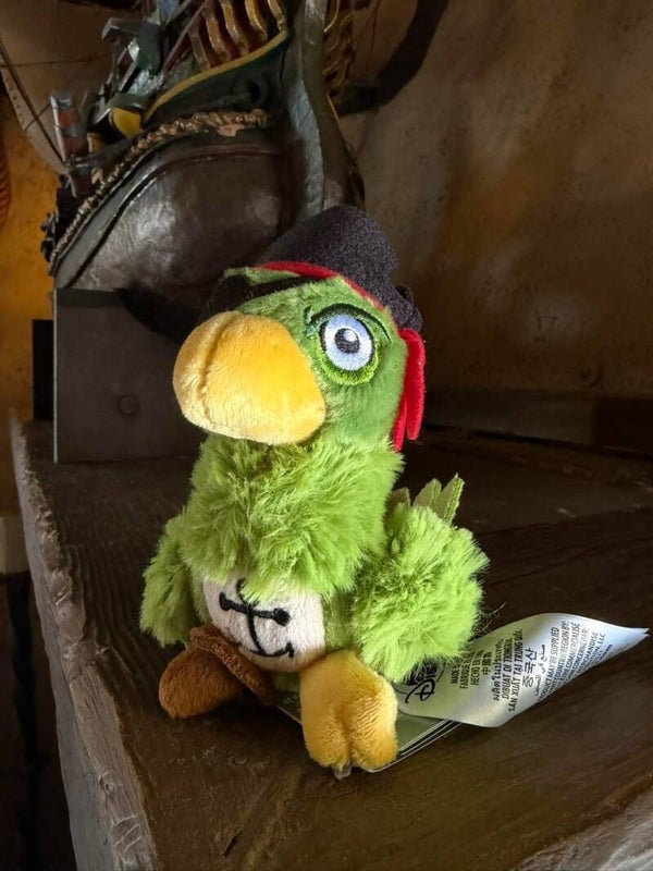 Pirates of the carribean parrot shoulderplush - Disneyland Paris