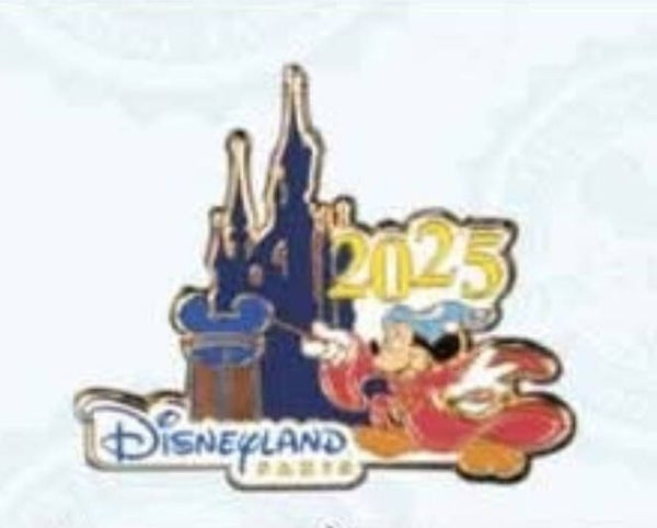 Retro mickey & castle pin 2025 - January - Disneyland Paris
