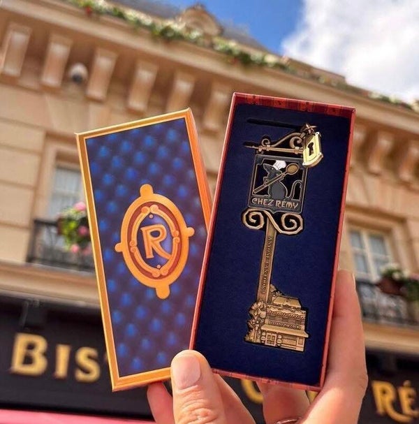 Limited edition key - bistro Chez remy - Disneyland Paris
