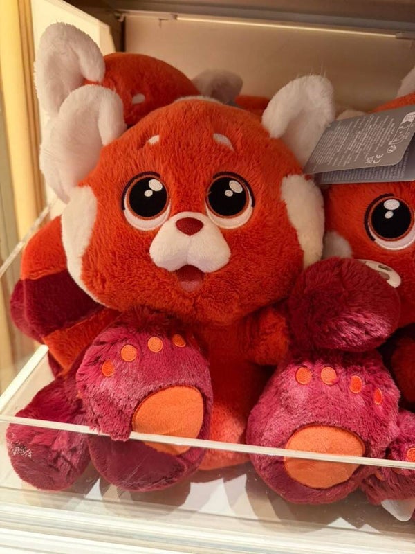 Mei mei bigfeet plush - Disneyland Paris