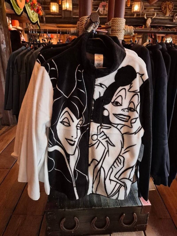 Villians fluffy sweater - black / white - Disneyland Paris