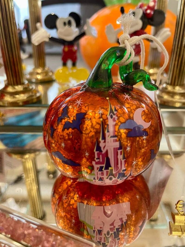 Arribas glass pumpkin - Disneyland Paris castle