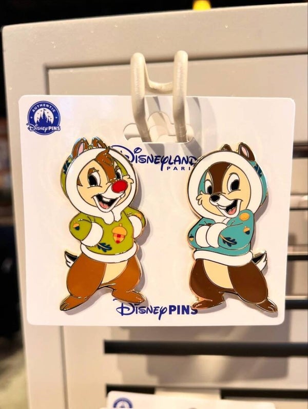 Chip & Dale winter outfit - pin - Disneyland Paris
