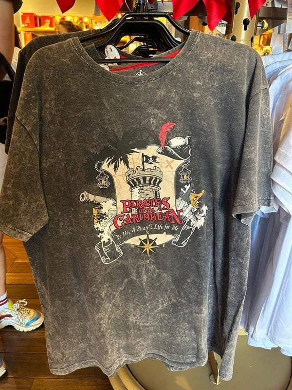 Pirates of the caribbean shirt - Disneyland Paris