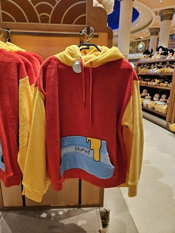 Winnie the pooh snuddie adults - Disneyland Paris