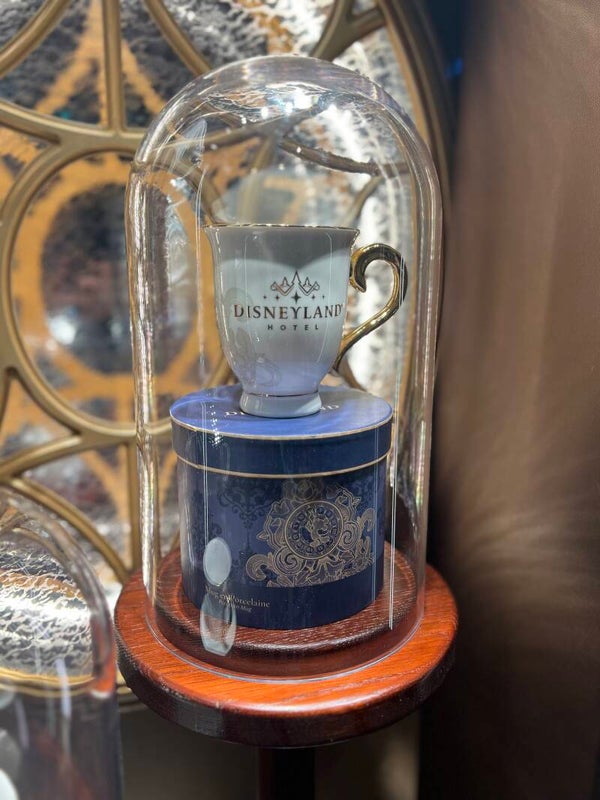 Big mug disneyland hotel - disneyland paris