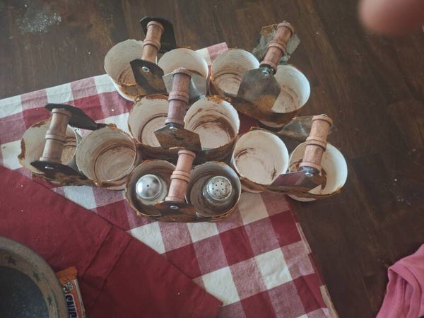 Rustic salt&pepper shaker holders
