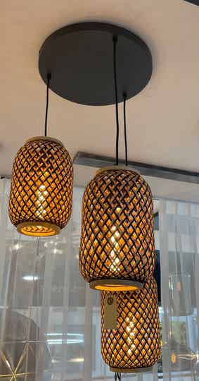 mbc-living - hanglamp 3 lichts - Bamboe - zwarte 35cm ronde plaat - 180cm max lengte - Mediterraan - Romantische verlichting