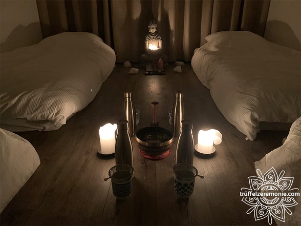 Tuin met hottub van Ohana Well Being Center