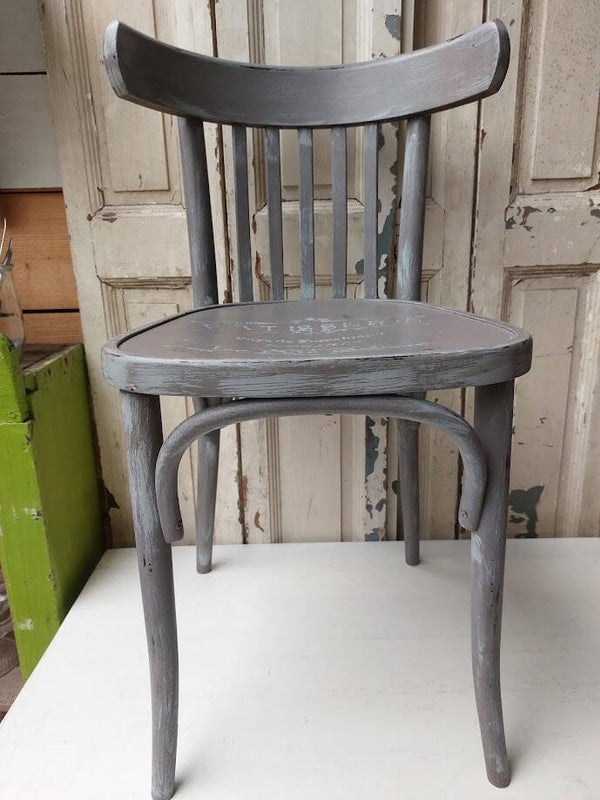 • Café stoel beschilderd