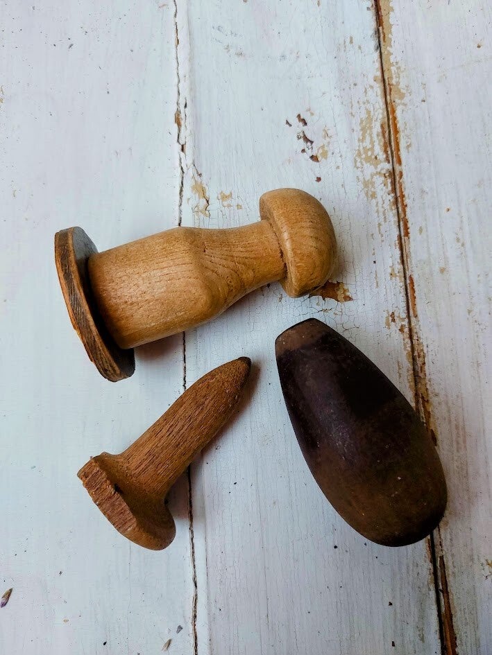 ♠ Lot oude houten tollen (3)