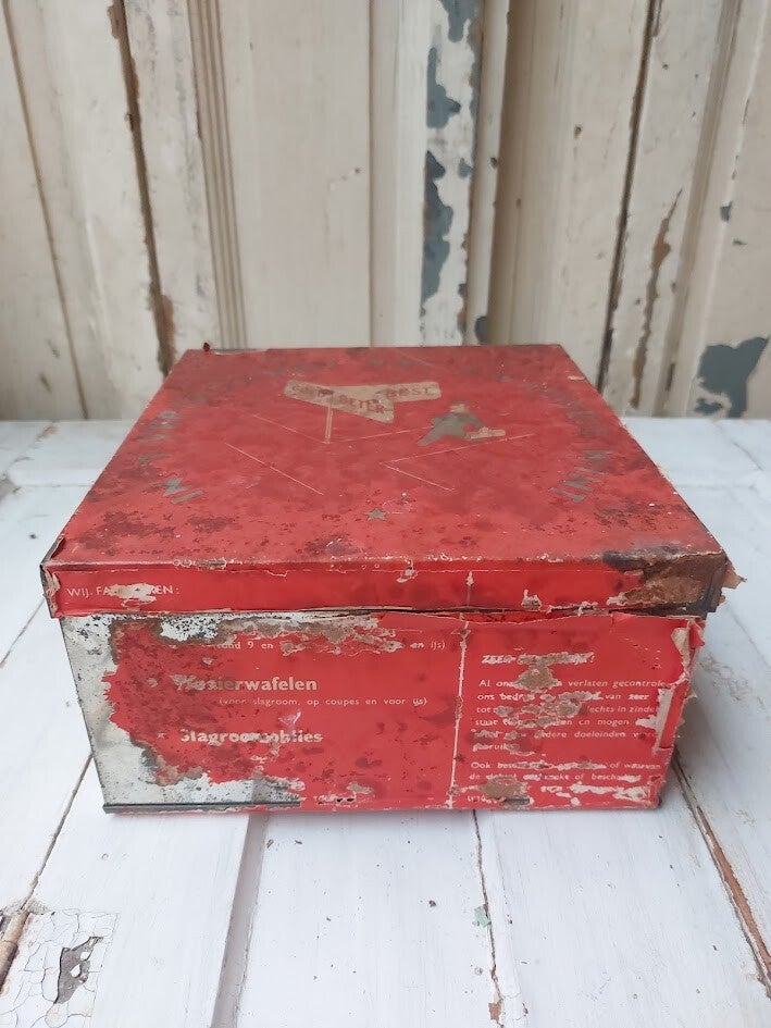 ♫ Oud verweerde koekjesblik