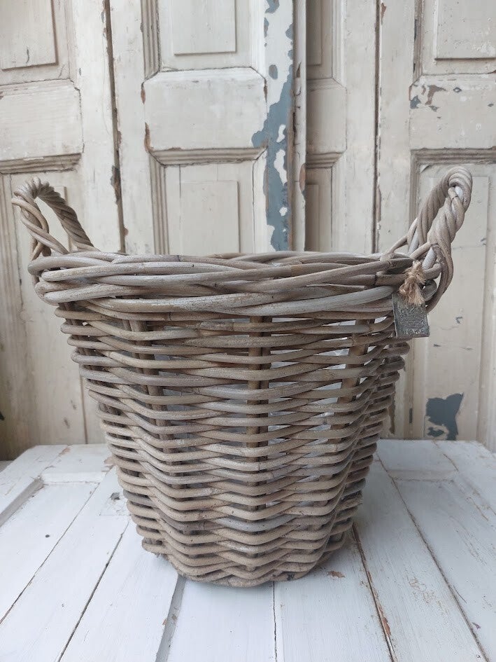 ♠ Rieten plantenmand