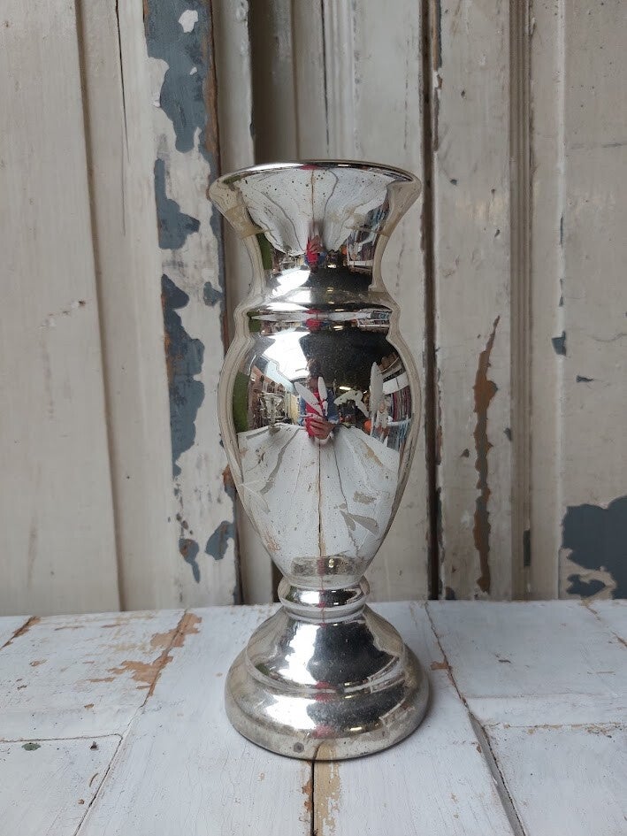 ♠ Balustervormige vaas van verzilverd glas.