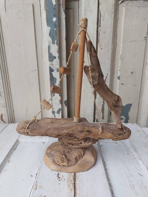 ♠ Bootje van drijfhout