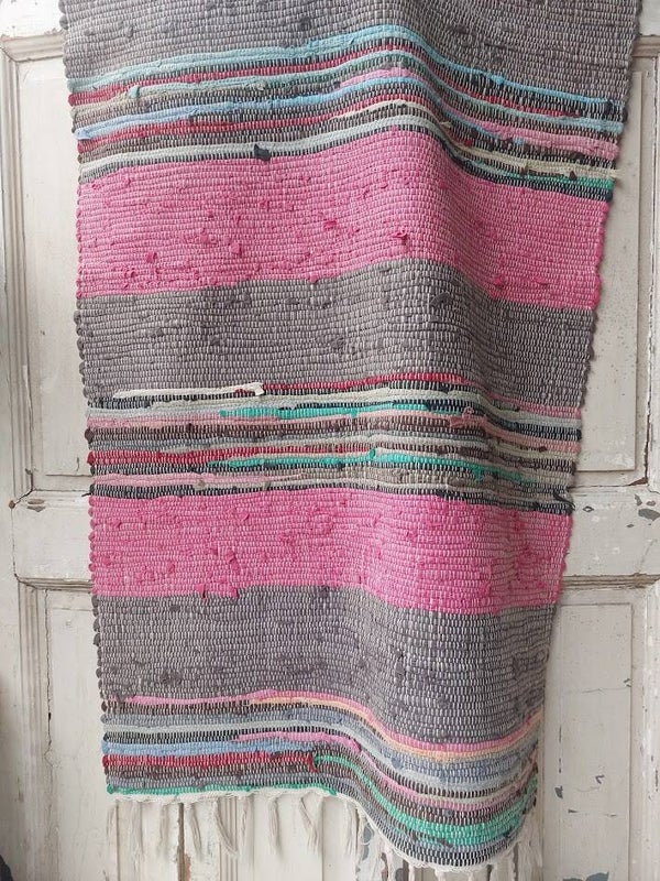 ♠ Vintage Zweeds voddenkleed