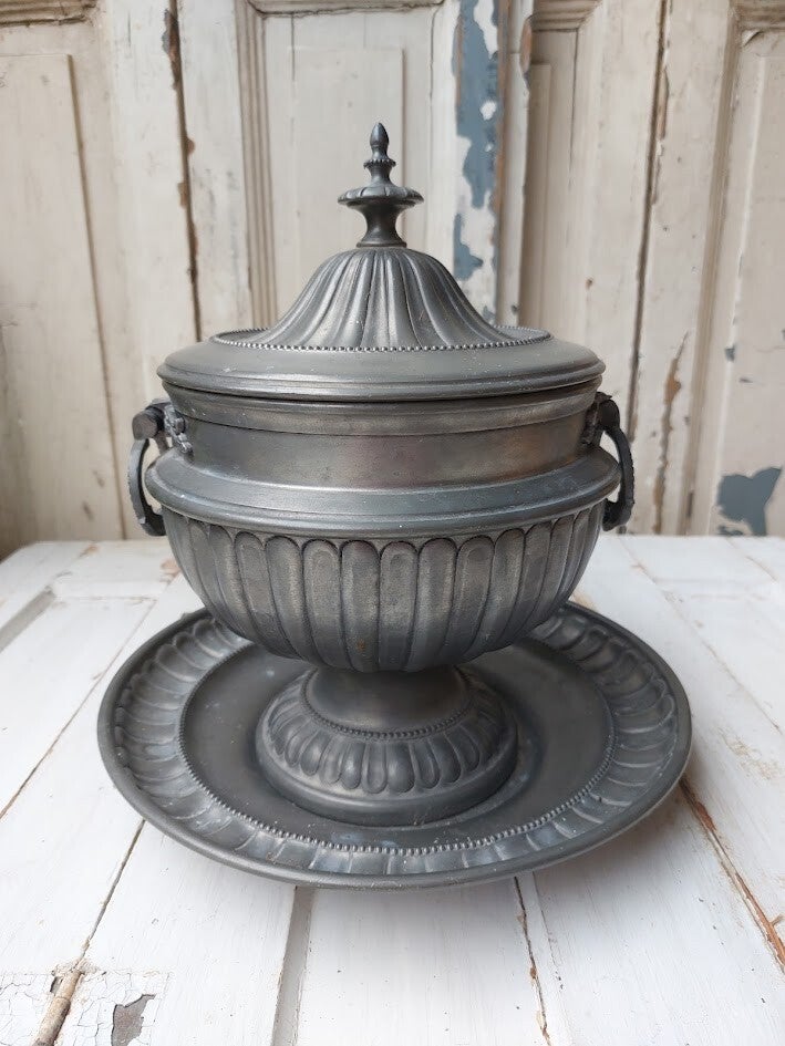 ♠ Antieke tinnen soepterrine