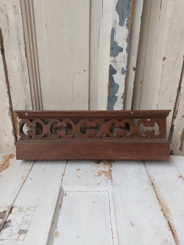 ♠ Antiek houtsnijwerk