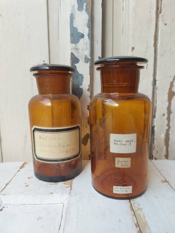 ♦ Antieke apothekersflessen